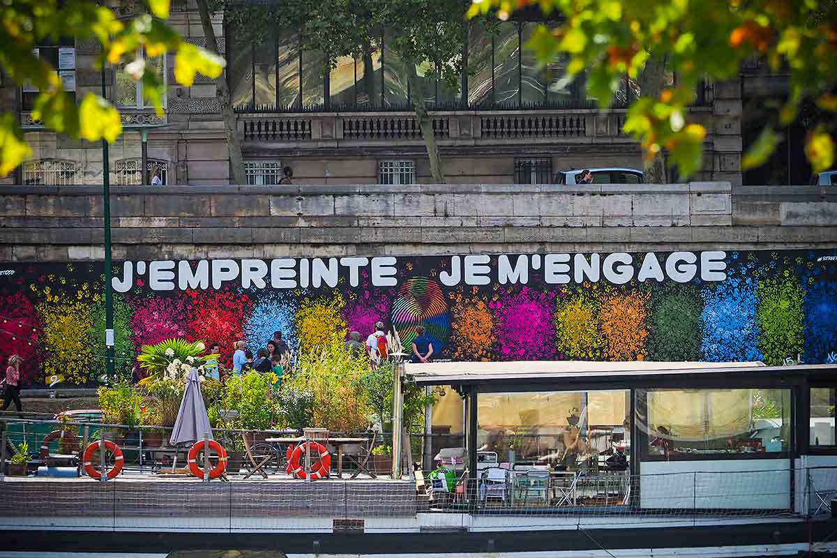 Empreinte_fresque_vu_derriere-péniche_TheFrenchHub