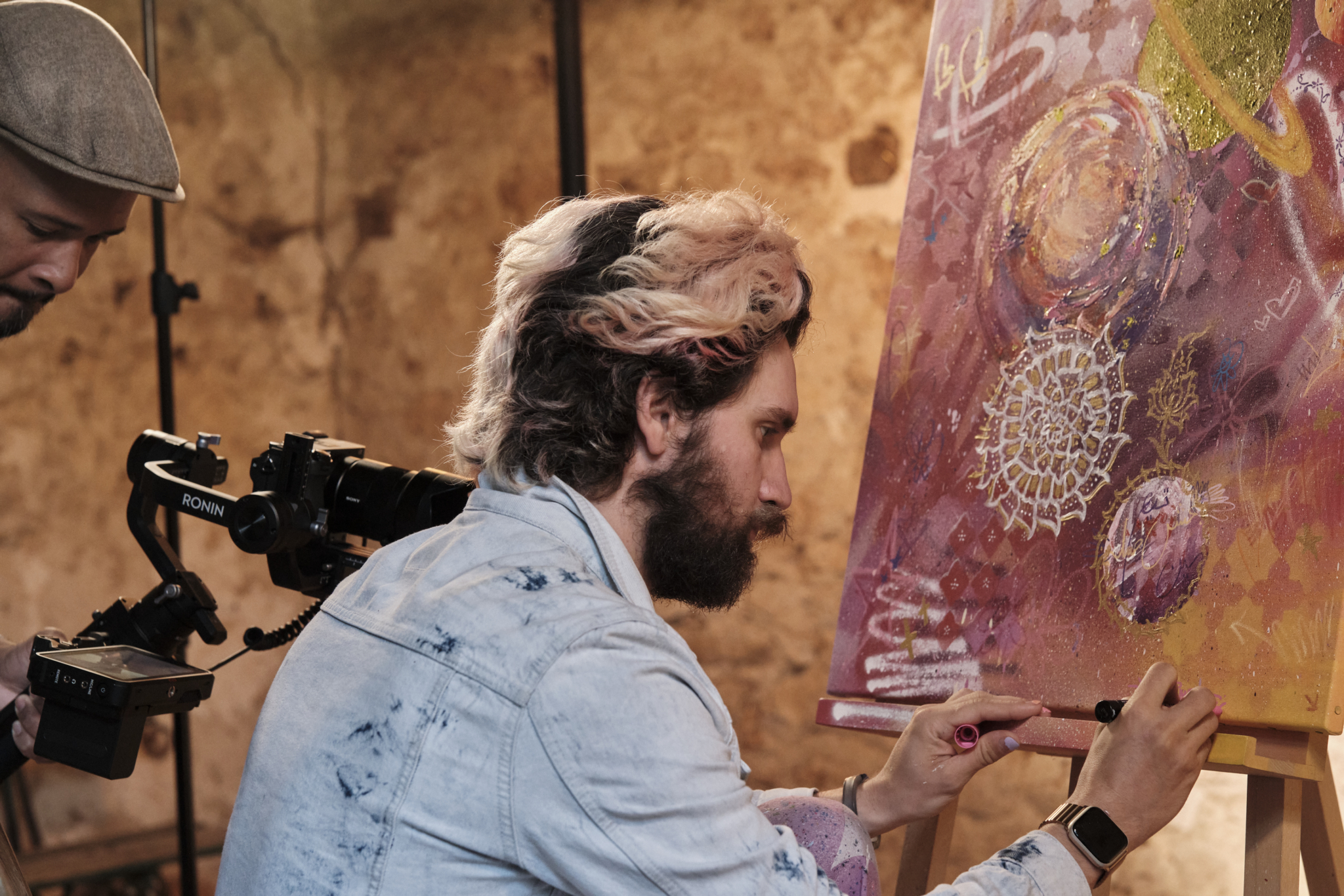 Campagne d'influence engagée pour les migration - Vignette Faire équipe autour de la peinture avec Brunograffer